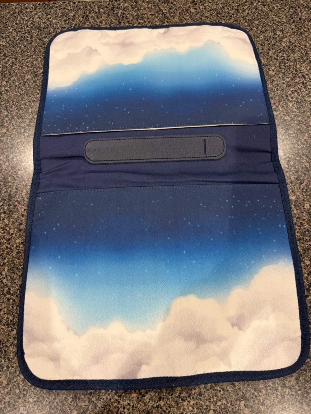 Starbucks Korea Summer
Night Laptop Case Bag 3rd Limited Edition - Picture 5 of 7